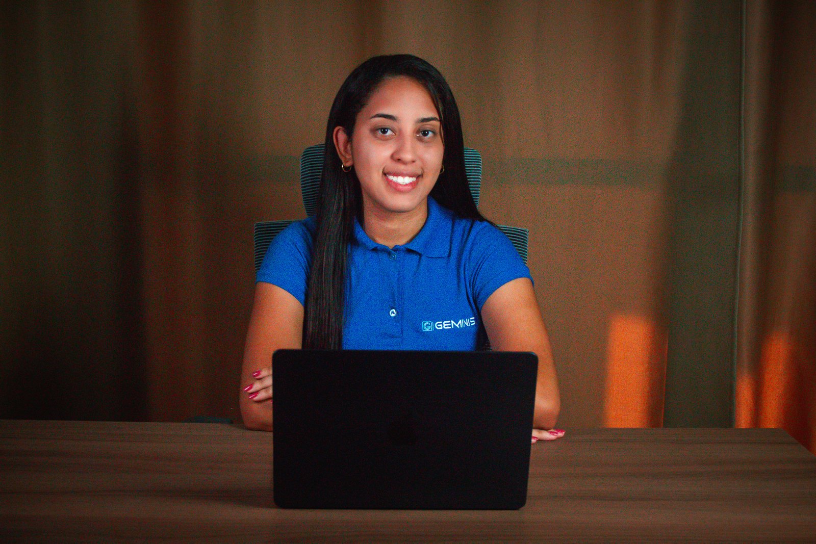 Retrato de uma desenvolvedora da empresa